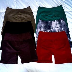 Yeoreo scrunch shorts